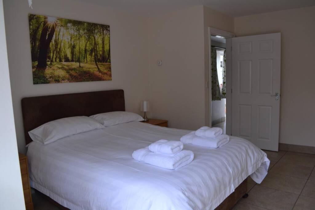 Treetops Cottages & Spa Grimsby Ngoại thất bức ảnh