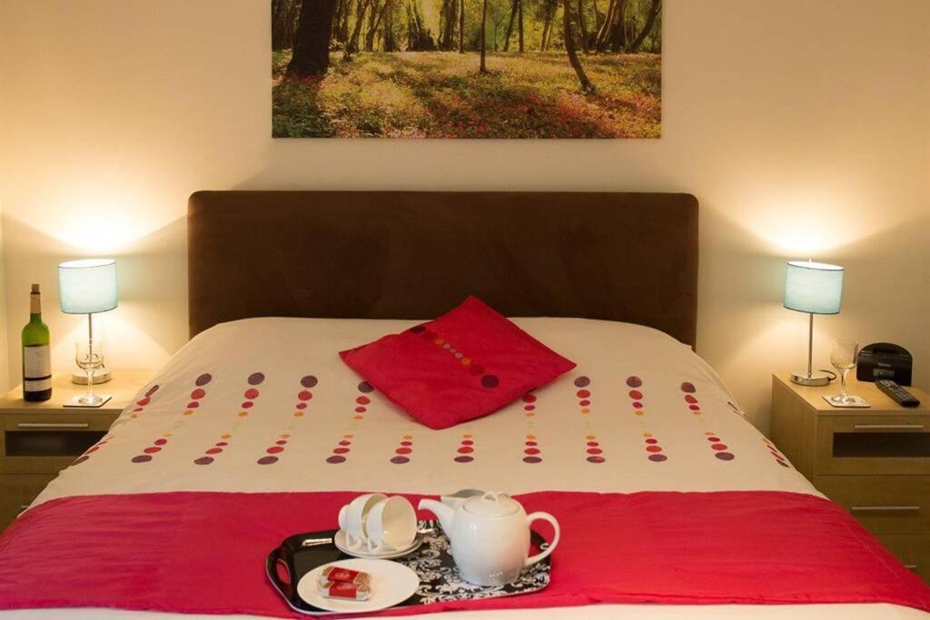 Treetops Cottages & Spa Grimsby Ngoại thất bức ảnh