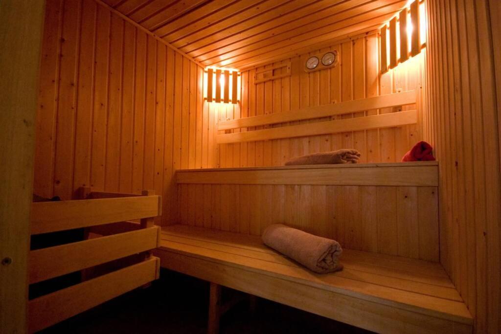 Treetops Cottages & Spa Grimsby Ngoại thất bức ảnh